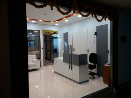 Linear Workstation Cluster & Acoustic Ceiling